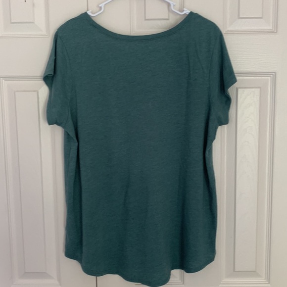 Green Lucky Brand T-shirt - Picture 2 of 2